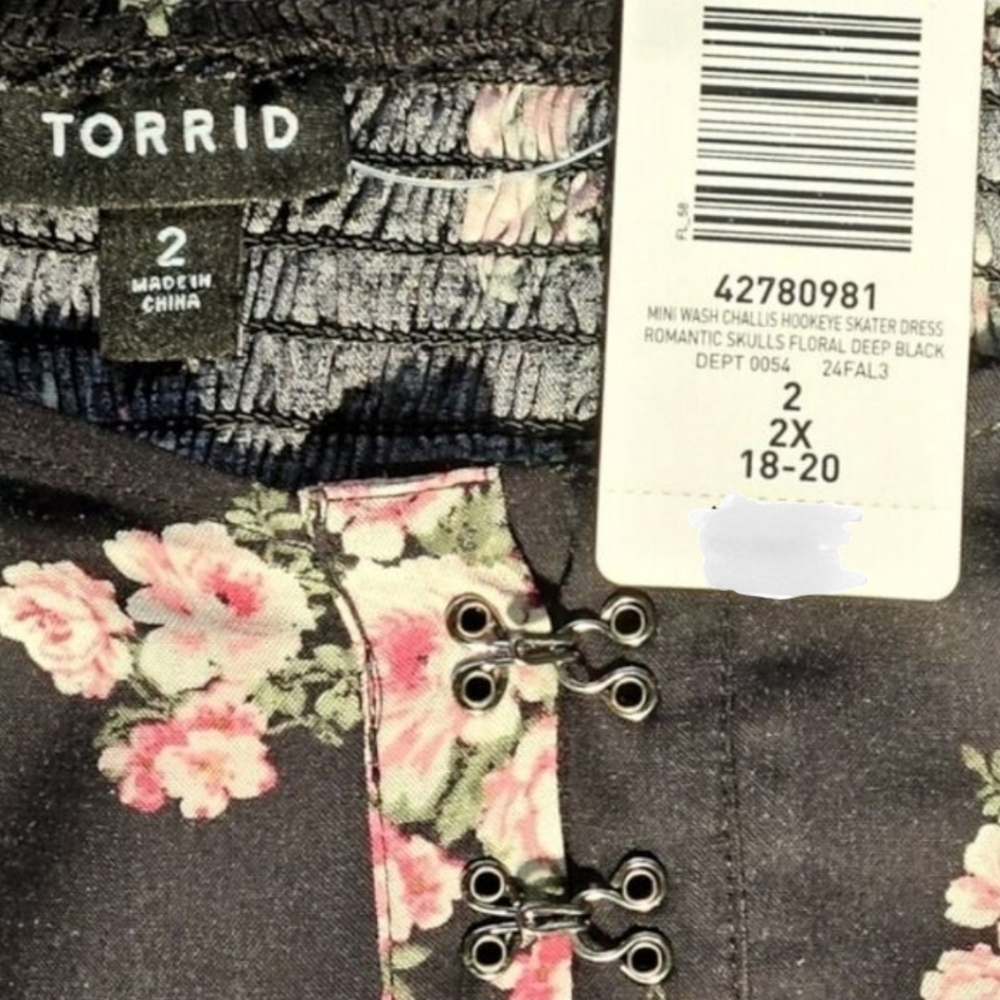 Torrid 2X Black Skull Rose Floral Mini Skater Dress – Front Hook & Eye Closure - Picture 14 of 15